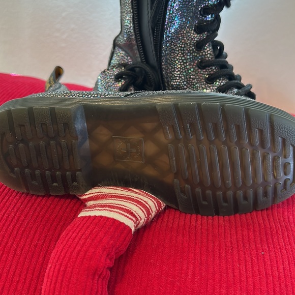 De.Martens - Picture 2 of 3